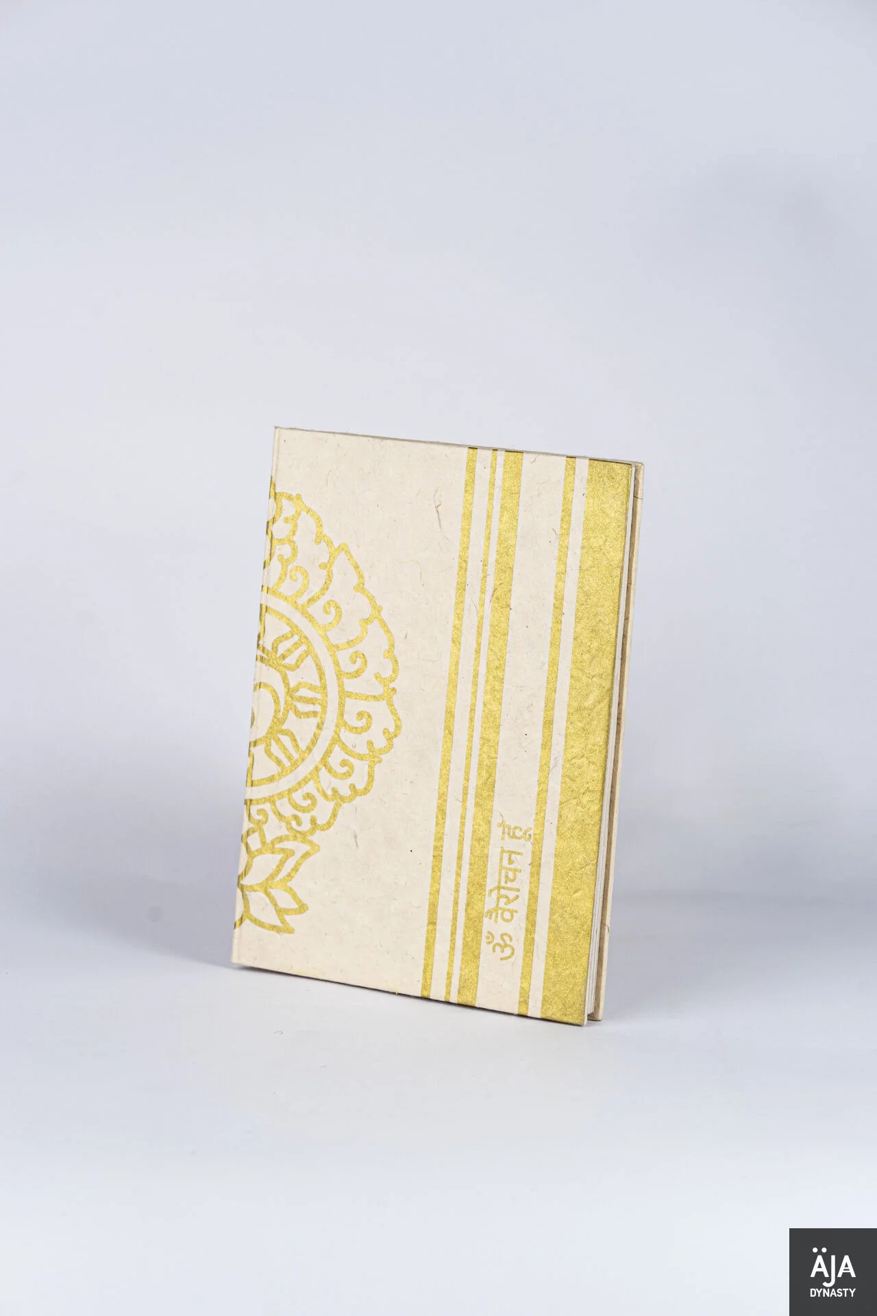 https://s3.vistaartrade.anukul.com.np/vistaartrade/media/products/2022/10/12/Lokta_Notebook_5BUDDHAS_VIJNANA.webp
