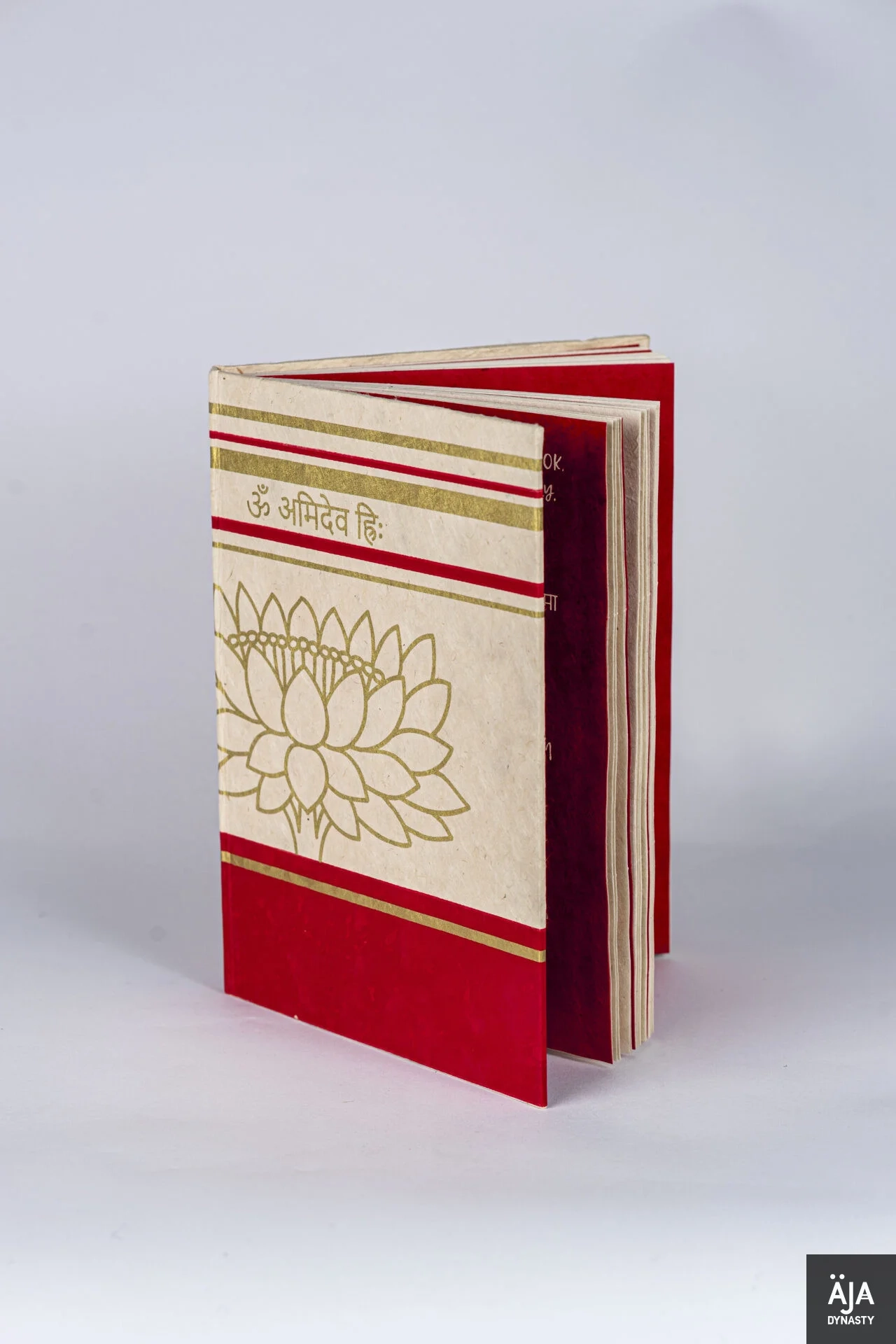 https://s3.vistaartrade.anukul.com.np/vistaartrade/media/products/2022/10/12/Lokta_Notebook_5BUDDHAS__SANJNA.webp