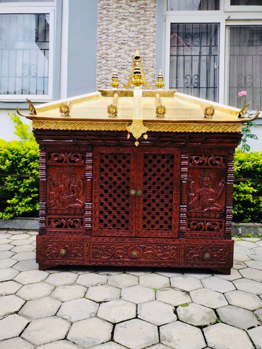 https://s3.vistaartrade.anukul.com.np/vistaartrade/media/products/2022/10/16/detailed_designed_temple.webp