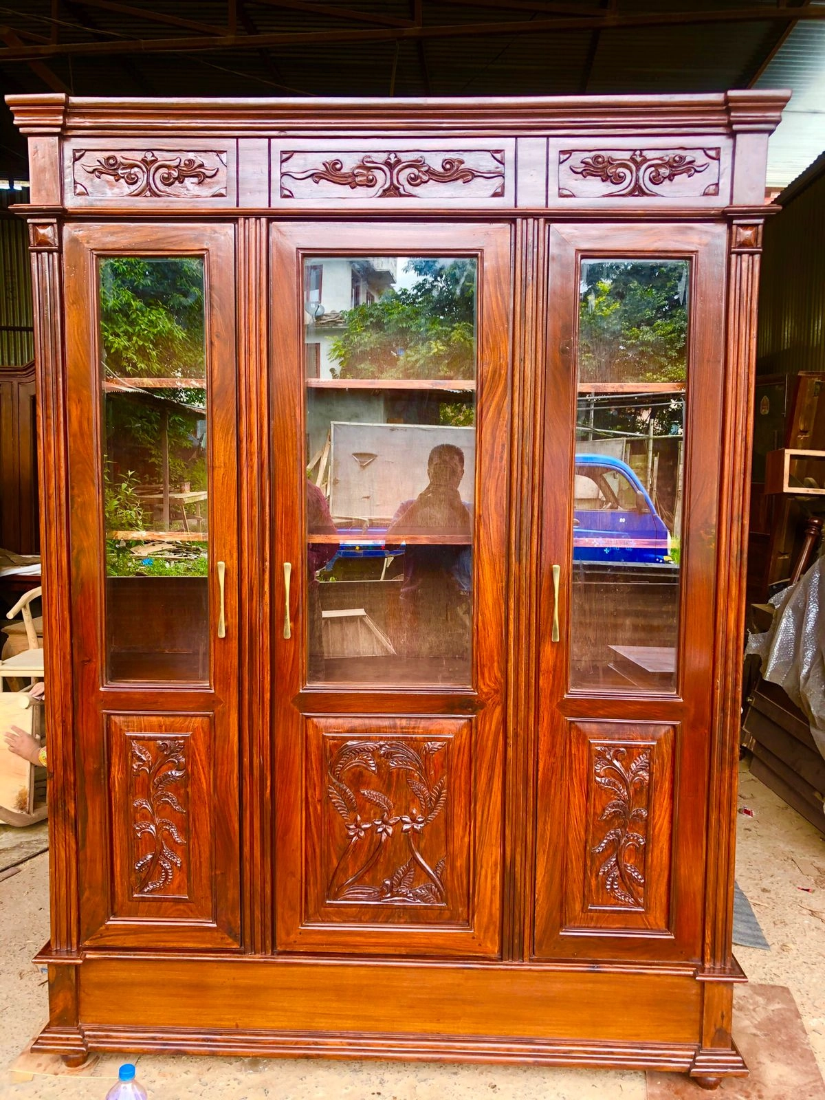 https://s3.vistaartrade.anukul.com.np/vistaartrade/media/products/2022/10/16/glass_cabinet.webp