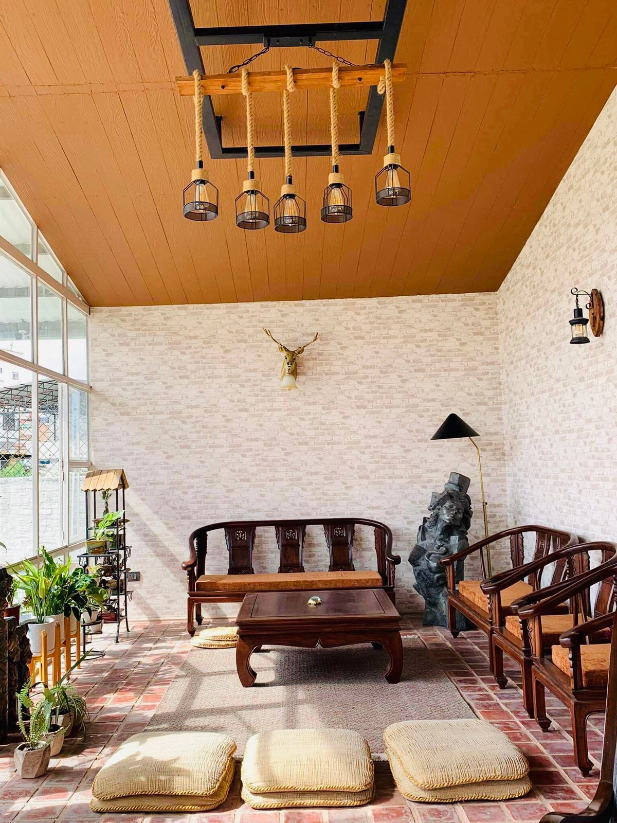 https://s3.vistaartrade.anukul.com.np/vistaartrade/media/products/2022/10/16/sofa_set.webp