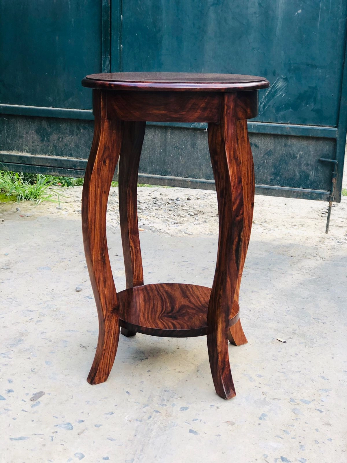 https://s3.vistaartrade.anukul.com.np/vistaartrade/media/products/2022/10/16/table_stand.webp