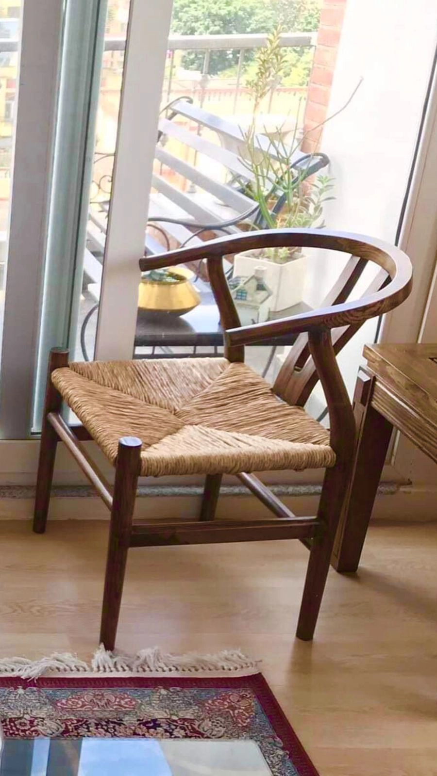 https://s3.vistaartrade.anukul.com.np/vistaartrade/media/products/2022/10/16/wooden_chair.webp