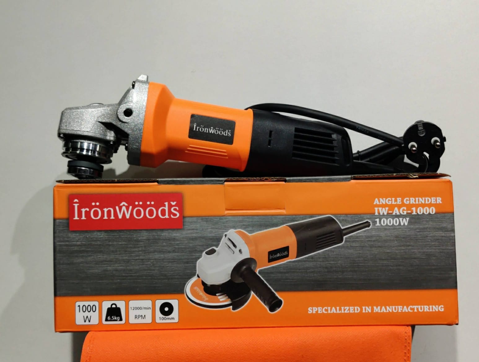 https://s3.vistaartrade.anukul.com.np/vistaartrade/media/products/2024/06/03/angle_grinder_422.JPG